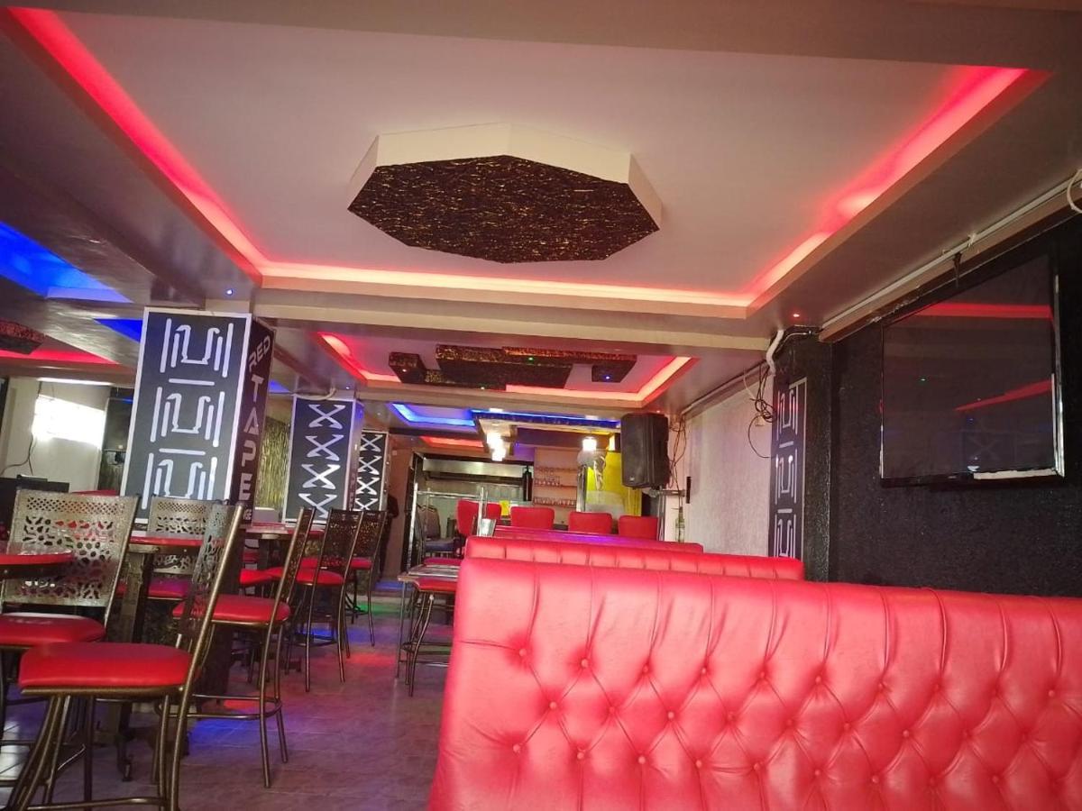 Royal Prince Hotel, Meru Luaran gambar